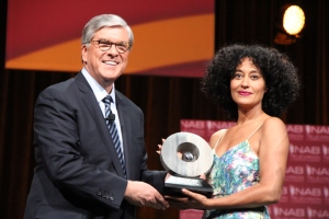 Gordon Smith, NAB Pres. & CEO, presents actress Tracee Ellis Ross the NAB Television Chairman's Award (Photo by: Fredwill Hernandez/THT)